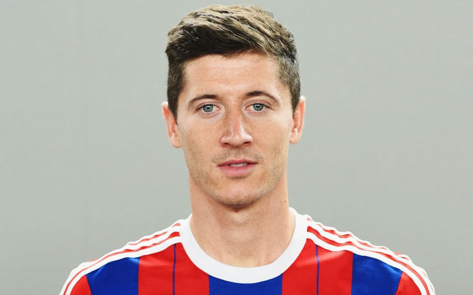 法尔克：拜仁仍在密切关注DV9，同时也对弗兰库利诺-朱感兴趣（法尔克：拜仁继续跟进DV9，也有意弗兰库利诺-朱）