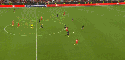 足球巴萨新星闪耀西甲，媒体：未来属于他（巴萨新星西甲大放异彩，媒体称他的时代已来）