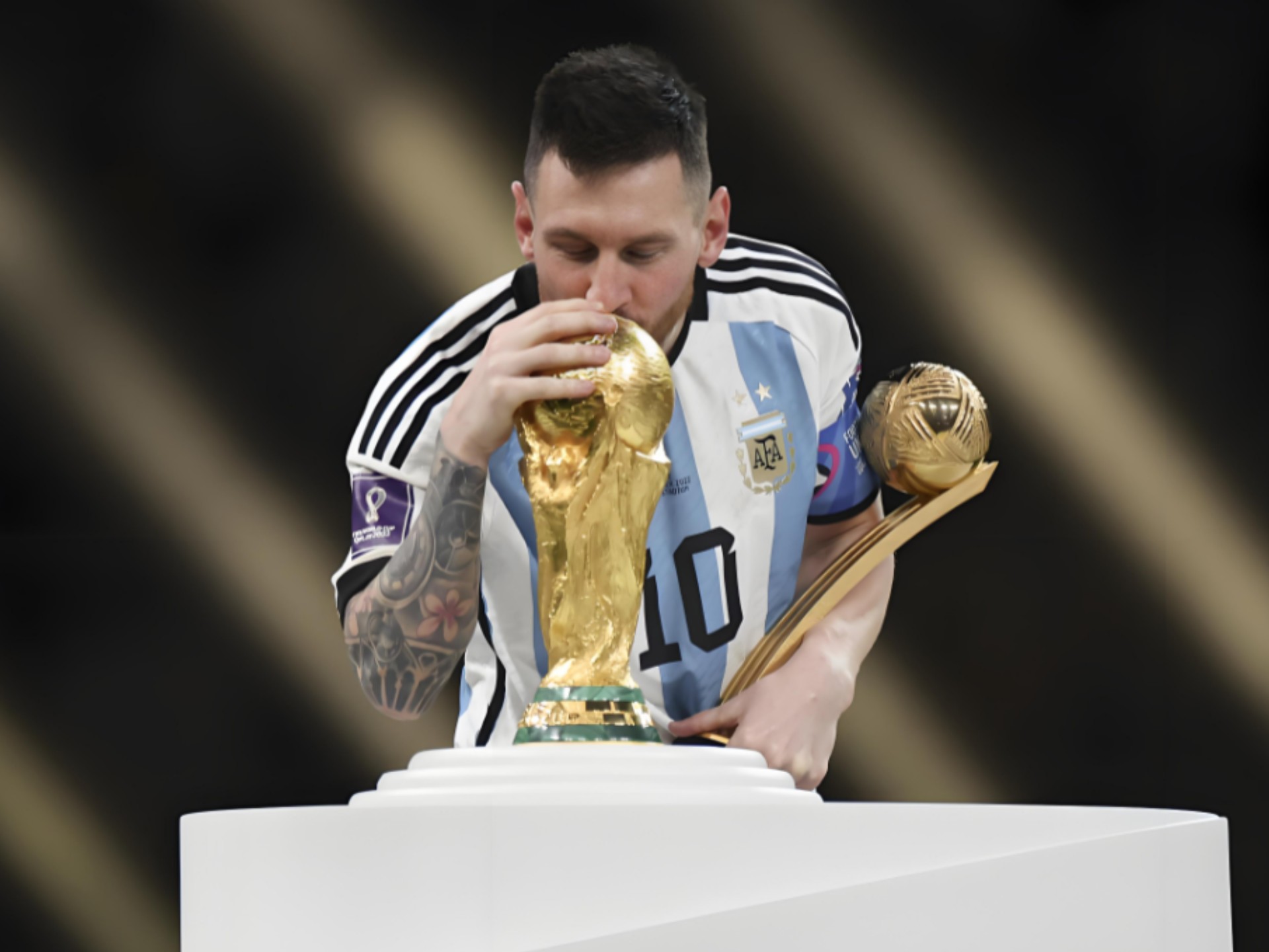 阿莫林称赞曼联定位球教练卡洛斯-费尔南德斯：他比我强得多（阿莫林盛赞曼联定位球教练卡洛斯·费尔南德斯：他远强于我）