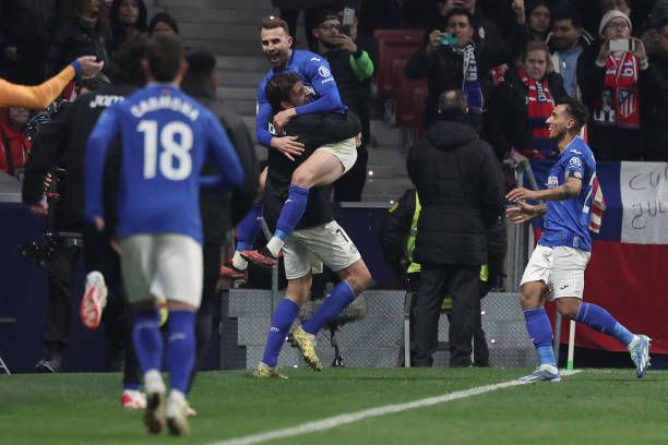 北京时间12月12日凌晨01：45，欧联杯联赛阶段将迎来一场处境迥异的对决。（北京时间12月12日凌晨1：45，欧联杯联赛阶段将上演一场境遇悬殊的较量）