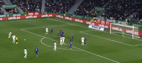 德转评年度最佳左边锋：迪亚斯、KK、拉菲尼亚、维尼修斯入围（德转评选年度最佳左边锋候选：迪亚斯、克瓦拉茨赫利亚、拉菲尼亚、维尼修斯入选）