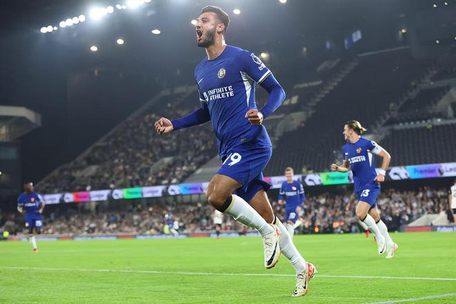 斯内德：姆巴佩会赢得2026年金球奖；没有人效力皇马时想离开（斯内德：姆巴佩将夺2026金球；在皇马时没人想离队）