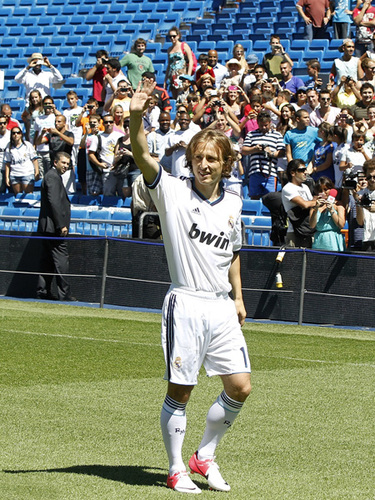 湖北U20男足全运夺金，鄂媒：这是深耕青训、弯道超车的努力（湖北U20男足全运会夺冠：青训深耕铺就弯道超车）