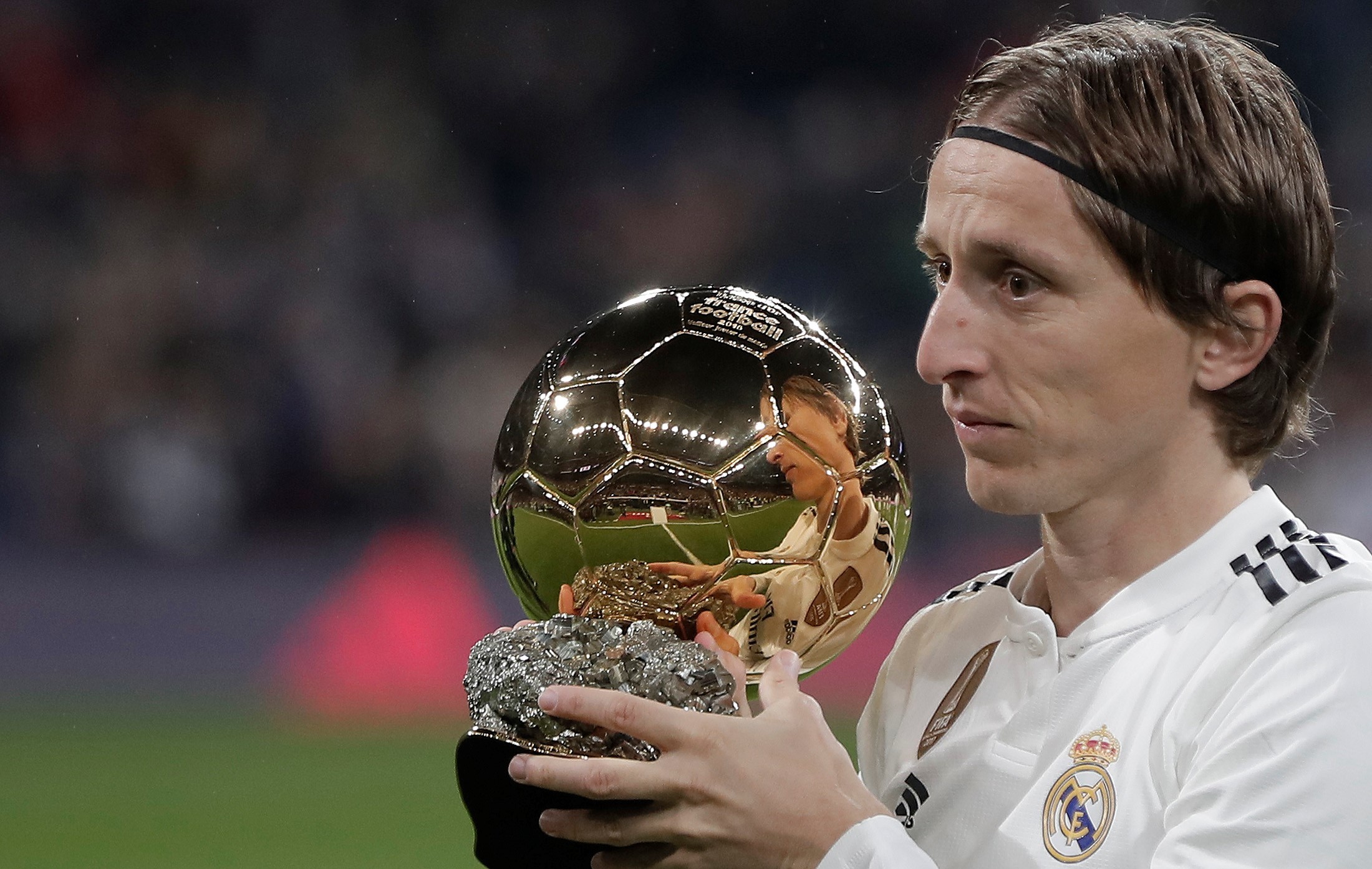 后卫防守不被过人的关键动作（后卫不被过人的关键防守动作）