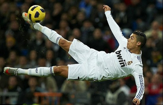 潘德夫：范戴克那次手球应该是点球，裁判决定了比赛的结果（潘德夫直言：范戴克手球该判点，裁判改变了比赛走向）